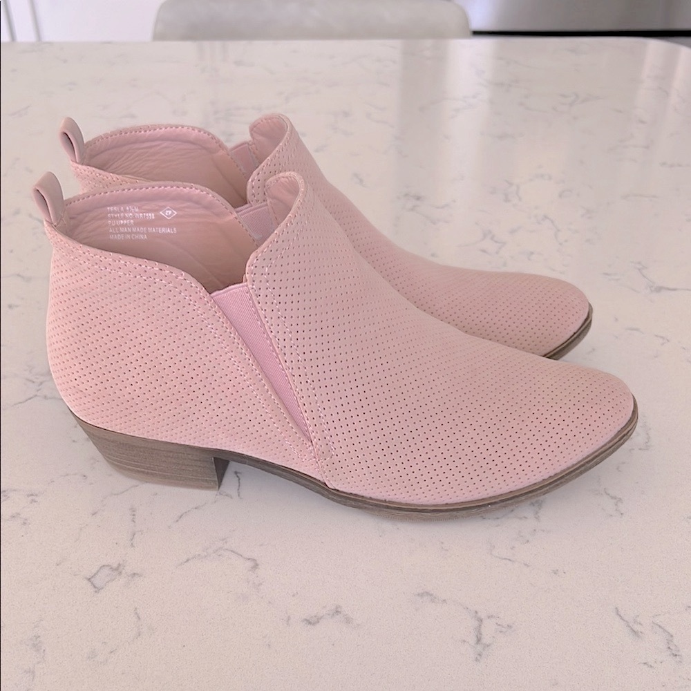 Rampage Pink Perforated Ankle Boots Size 9.5